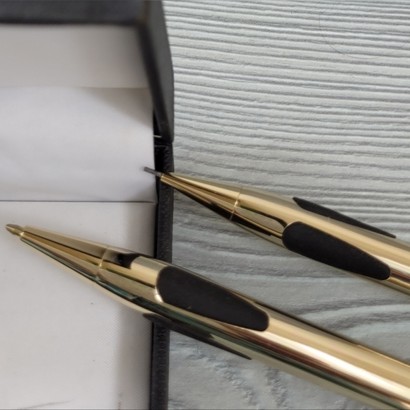 Pierre Cardin Pen Pencil and Stulus Set - Picture 5 of 16